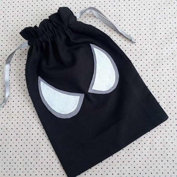 Saquinho Surpresa em Tecido do Homem Aranha Preto