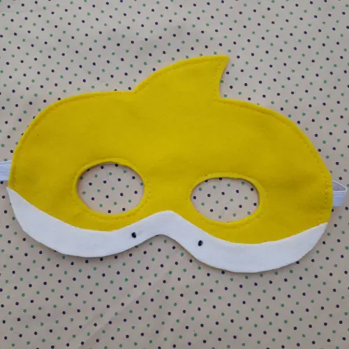 Máscara de tubarão colorido fundo do mar