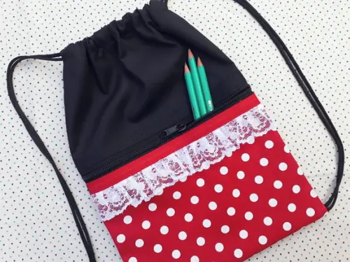 Lembrancinha Mochilinha de Tecido Minnie com Bolso