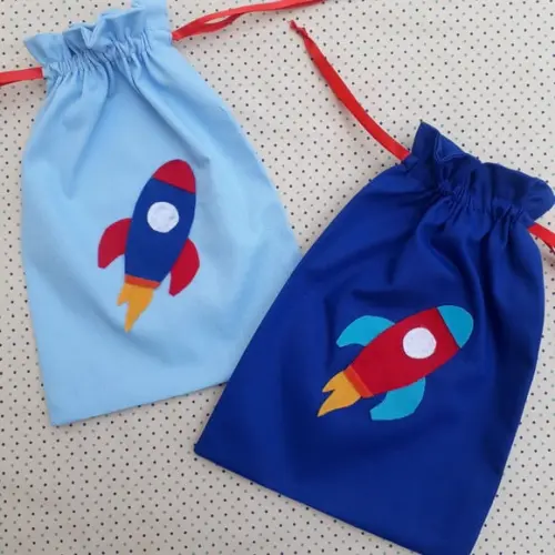 10 Saquinhos de Tecido Azul Festa Astronauta Foguete