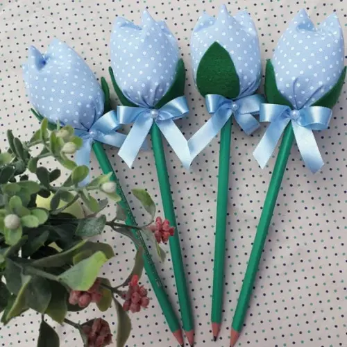 Lembrancinha Lápis Tulipa de Tecido