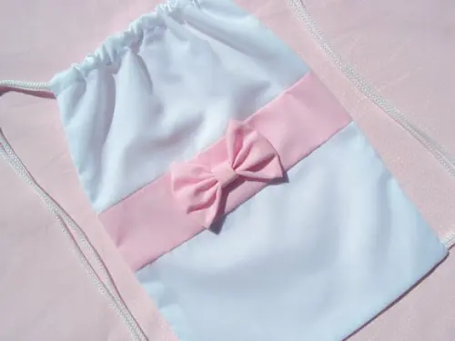Lembrancinha Mochilinha de Tecido Branca e Rosa