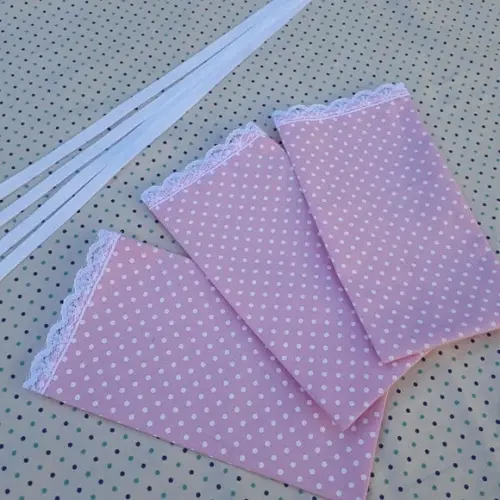 Saquinhos de Tecido Rosa Bebê com Renda para Lembrancinhas