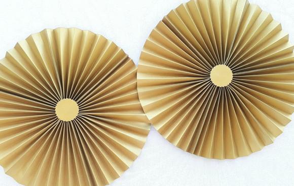 Roseta 18cm Dourada