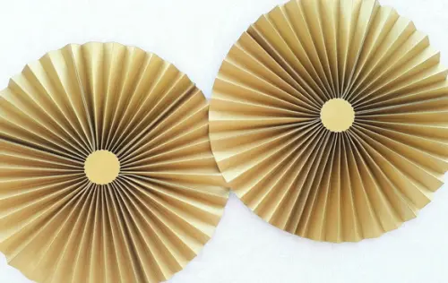 Roseta 18cm Dourada