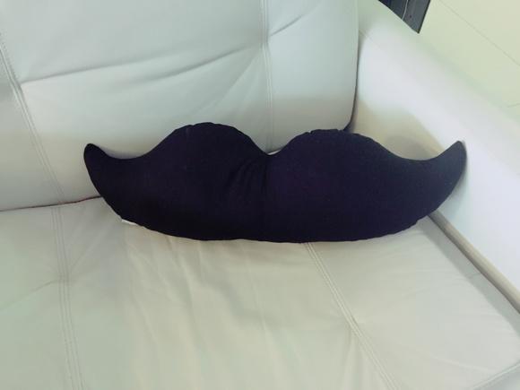 Almofada Bigode Mustache Preta