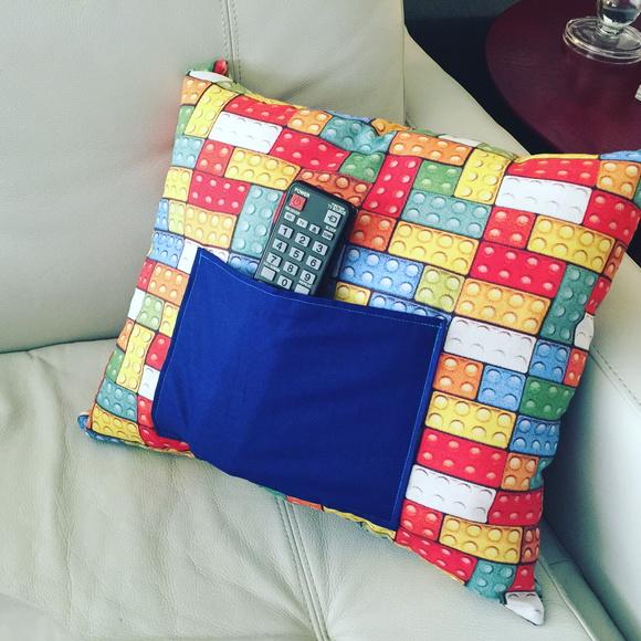 Almofada com Bolso Porta-controle
