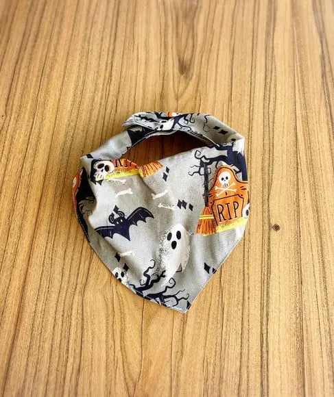 Babador Bandana Halloween Cinza