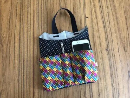Lixeira para Carro com Bolsos Preta com Color