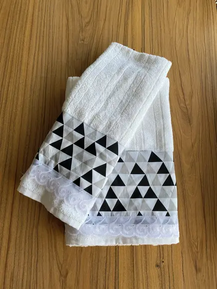 Jogo de Toalha de Banho Preto e Branco