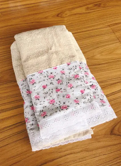 Jogo de Toalha de Banho Floral Bege
