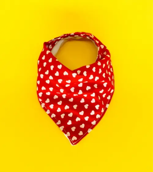 Babador Bandana Coração Vermelho