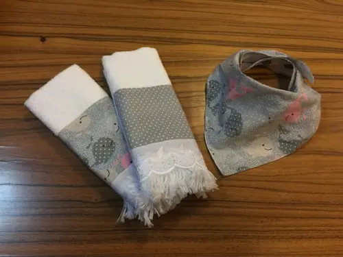 Jogo Babador Bandana e Panos de Boca Baleias Cinza