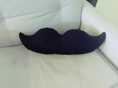 Almofada Bigode Mustache Preta