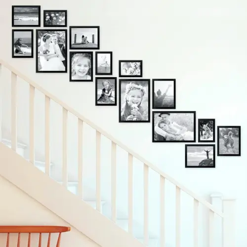 Quadros com Fotos de Família Corredor Escada Hall