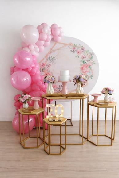 Aluguel de Decoração Festa Rosa 70 Anos