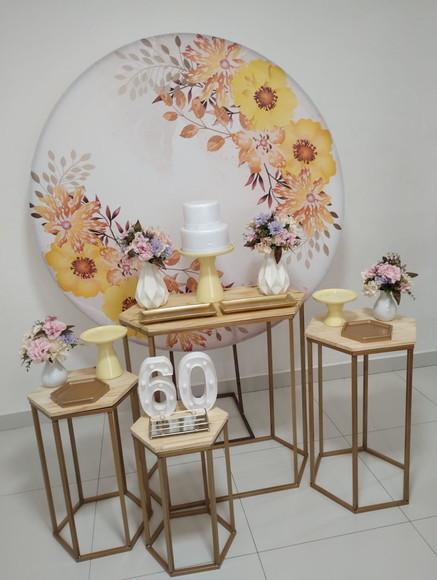 Aluguel de Decoração Floral Amarelo 60 Anos