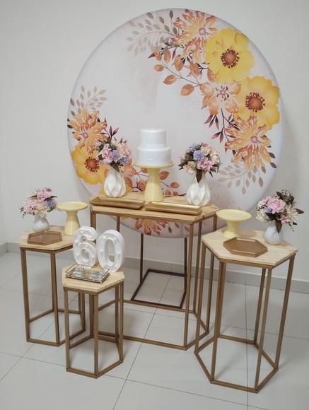 Aluguel de Decoração Floral Amarelo 60 Anos