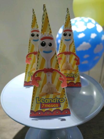 Caixa Cone Toy Story Contém 8 Unidades