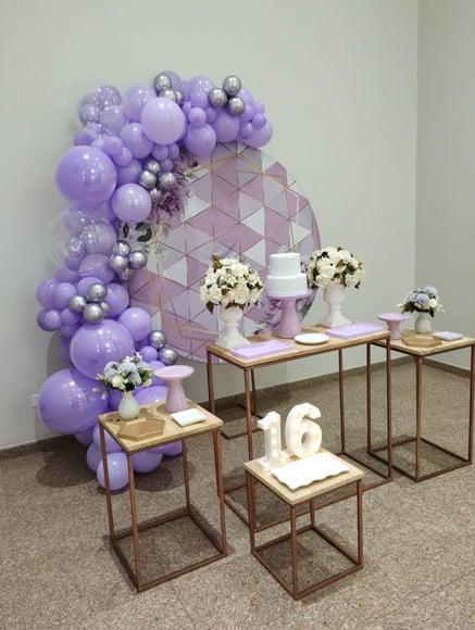 Decoração Festa Lilás 16 Anos com Decoração de Balões