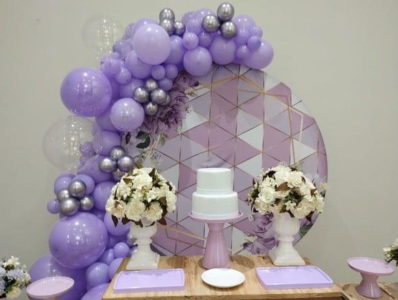 Decoração Festa Lilás 16 Anos com Decoração de Balões