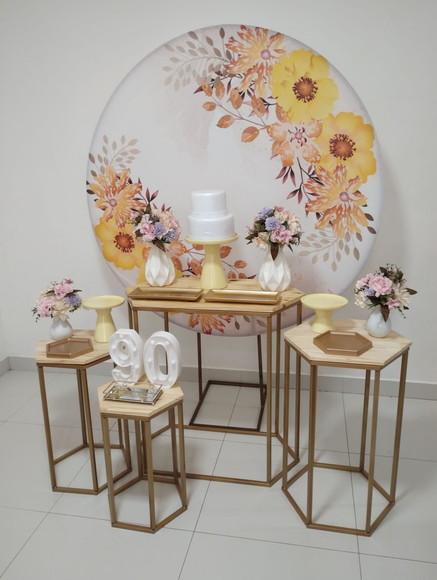 Decoração Floral Amarelo 90 Anos