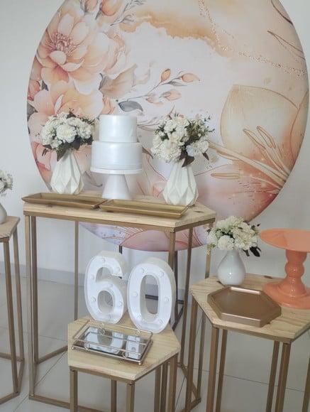 Decoração Laranja Floral 60 Anos