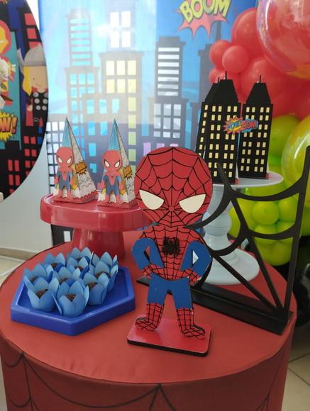 Festa Super Heróis com Decoração de Balões