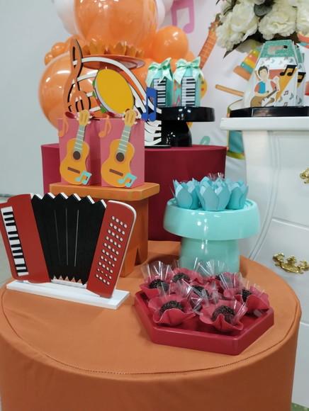 Festa Tiqueque com Decoração de Balões