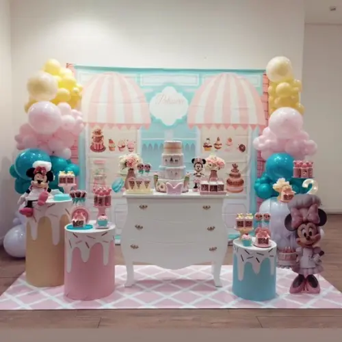 Aluguel de Decoração Confeitaria da Minnie com Balões