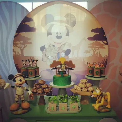 Aluguel de Decoração Mickey Safári
