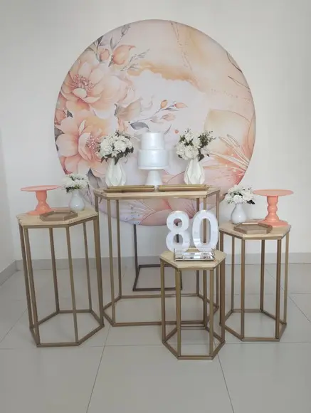 Aluguel Decoração Adulto 80 Anos Floral Laranja