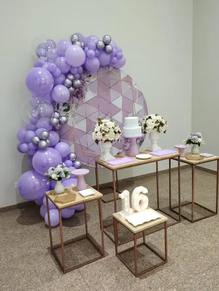 Decoração Festa Lilás 16 Anos com Decoração de Balões
