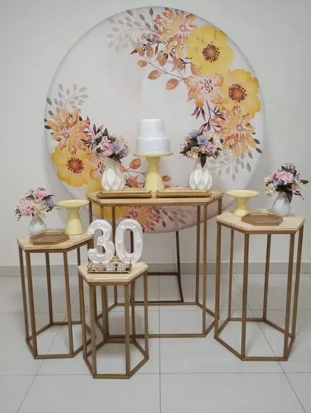 Decoração Floral Amarelo 30 Anos