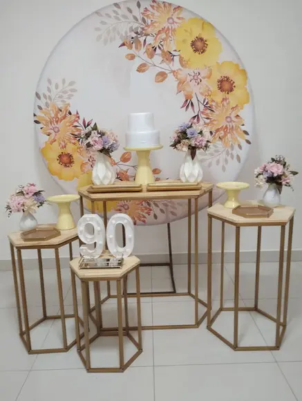 Decoração Floral Amarelo 90 Anos