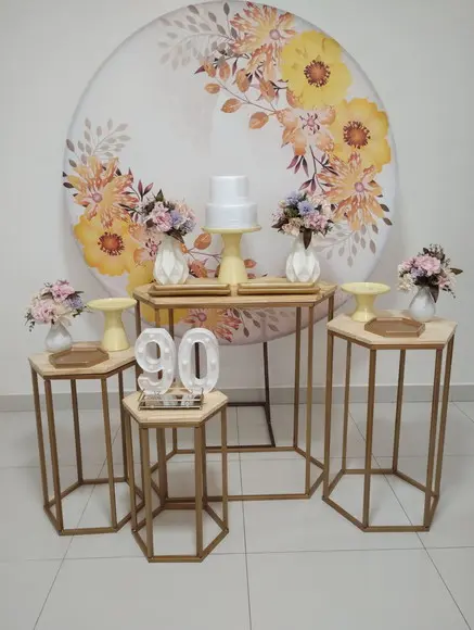 Decoração Floral Amarelo 90 Anos