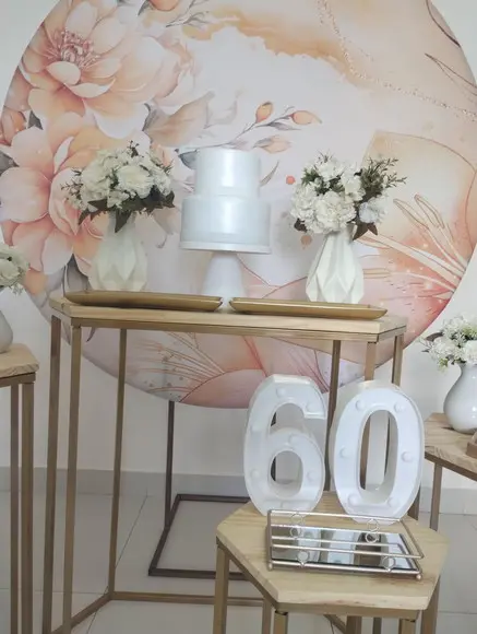 Decoração Laranja Floral 60 Anos