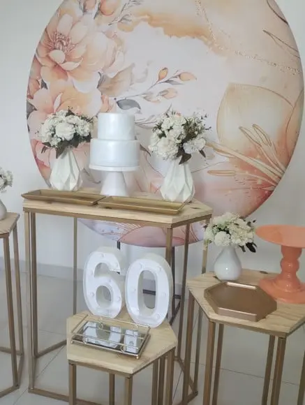 Decoração Laranja Floral 60 Anos