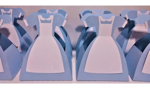 Arquivo de Corte Caixa Vestido Alice Pais das Maravilhas