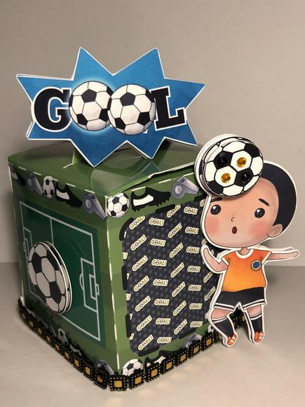 Arquivo de Corte Caixa Cubo com Alça Futebol