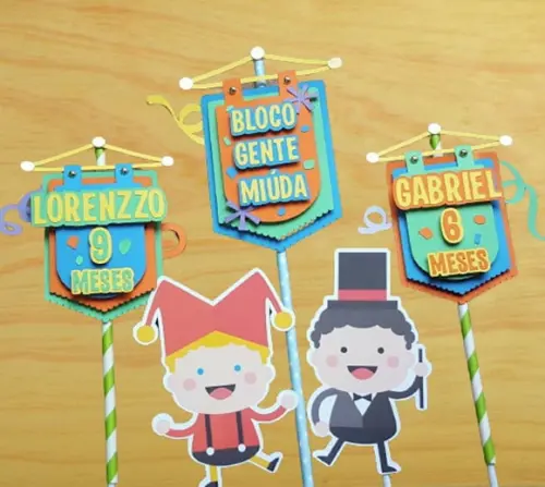 Arquivo Topo de Bolo Camadas Estandarte Carnaval Infantil