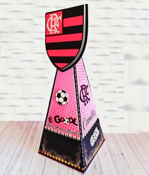 Arquivo de Corte Caixa Pirâmide Futebol Meninas