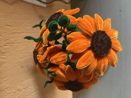 Girassóis em haste de chenille