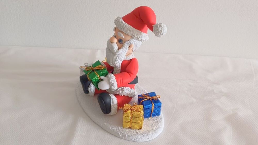 Papai Noel Sentado Vermelho