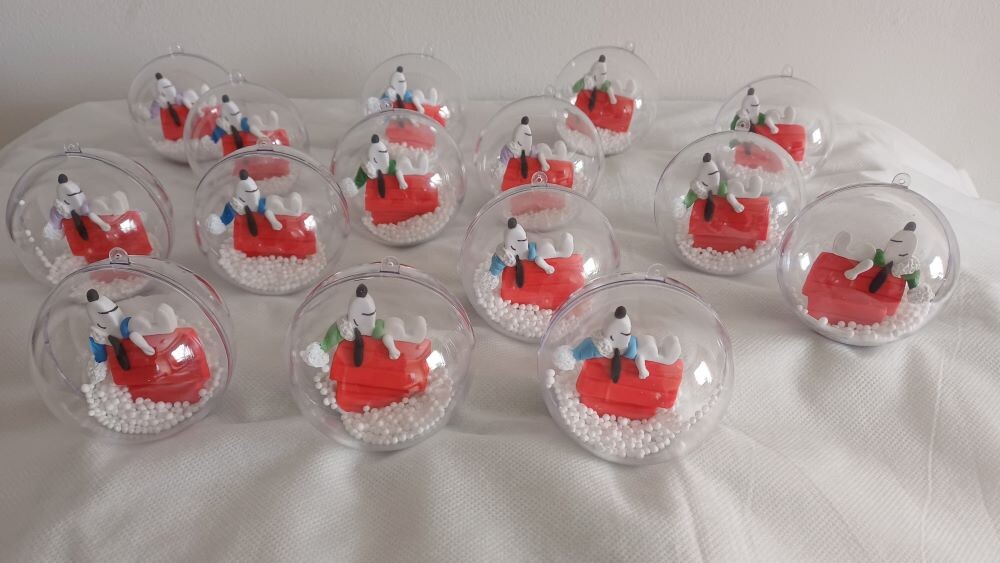 Snoopy de Natal na Casinha na Bola Acrílica