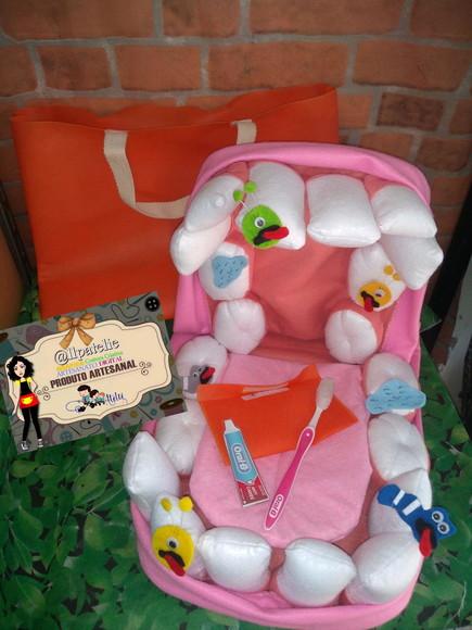Boca com dentes - aprendendo a cuidar dos dentes