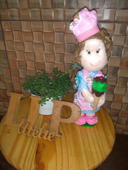 Boneca confeiteira