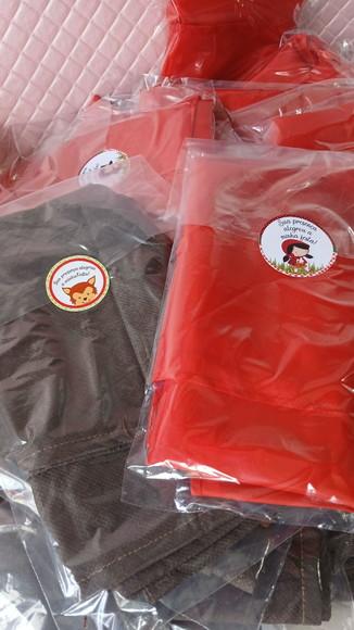 Combo - Kit com 25 Capas Chapéuzinho Vermelho e Lobo