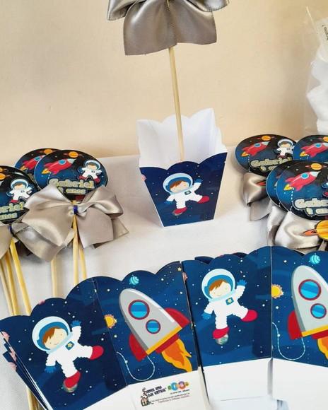 Kit 10 - Cachepo Centro de Mesa - Astronauta