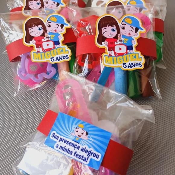 Kit 20 Massinha Personalizado - Luccas e Gigi
